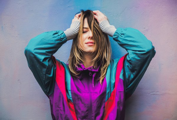 What's the Ideal Approach for Pairing a Houndstooth Pencil Skirt with Modern Tops for the Office?